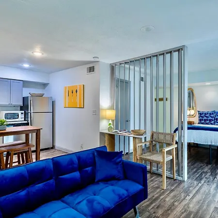 Perfectly Located Stay At Med-Center Pool & Gym